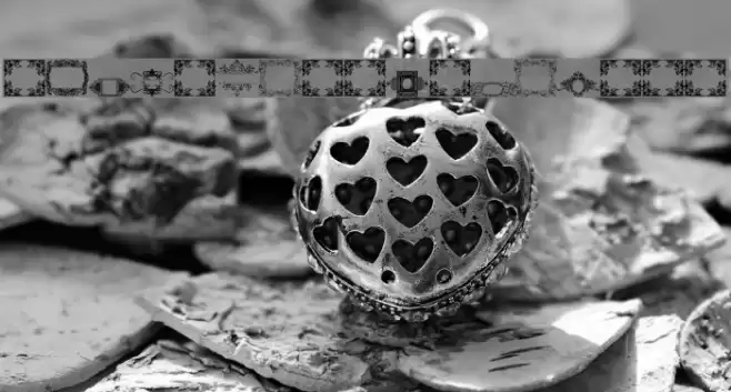 Vintage Frames 12 Font examples