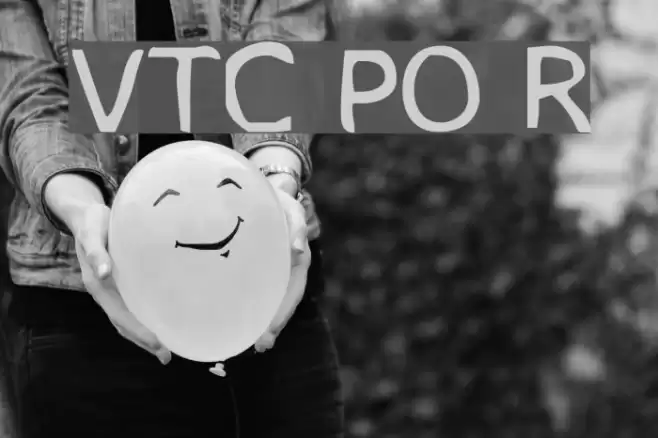 VTC PizzOff Regular Шрифта examples