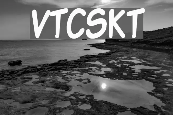 VTCSundayKomixTall Schriftart examples