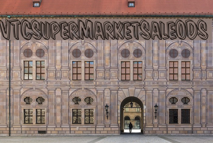 VTCSuperMarketSaleODS Font examples