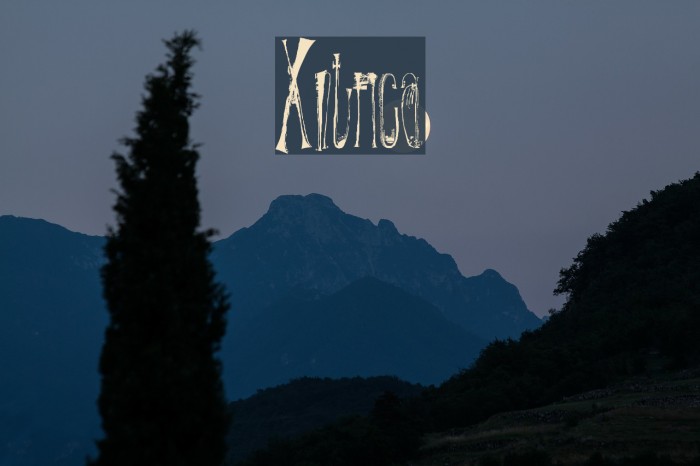 X-éntrica Font examples