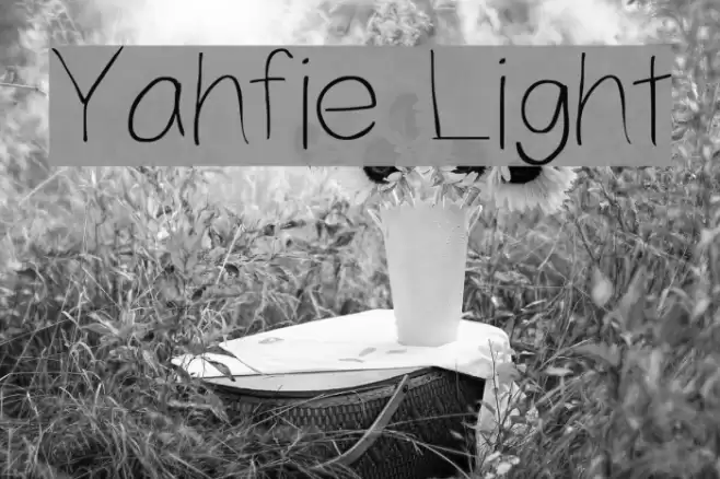 Yahfie Light Font examples