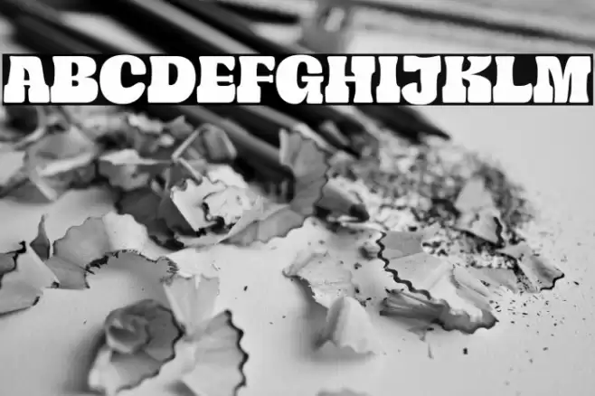 YukNgexitrial-Regular Caratteri examples