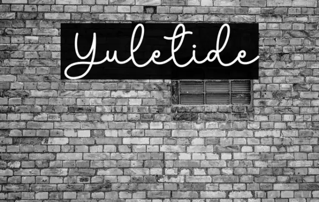 Yuletide Font examples