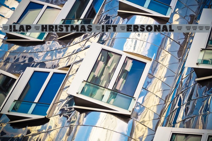 Zilap Christmas Gift Personal U DEMO Font examples